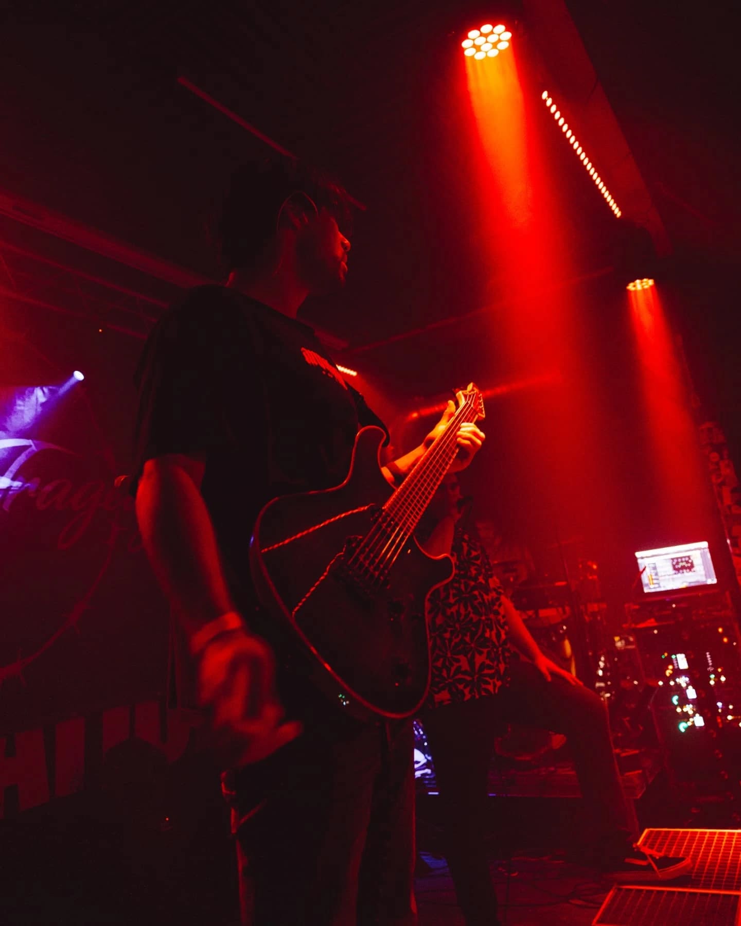 Thank you @lorbass_gelnhausen! We had lots of fun sharing the stage with @spaceofvariations_band and @thetexaverysyndrome ๐ฅ
๐ท: @the_photo_nerathul
#metalcore #callittragedy #germanmetalcore #lorbassgelnhausen