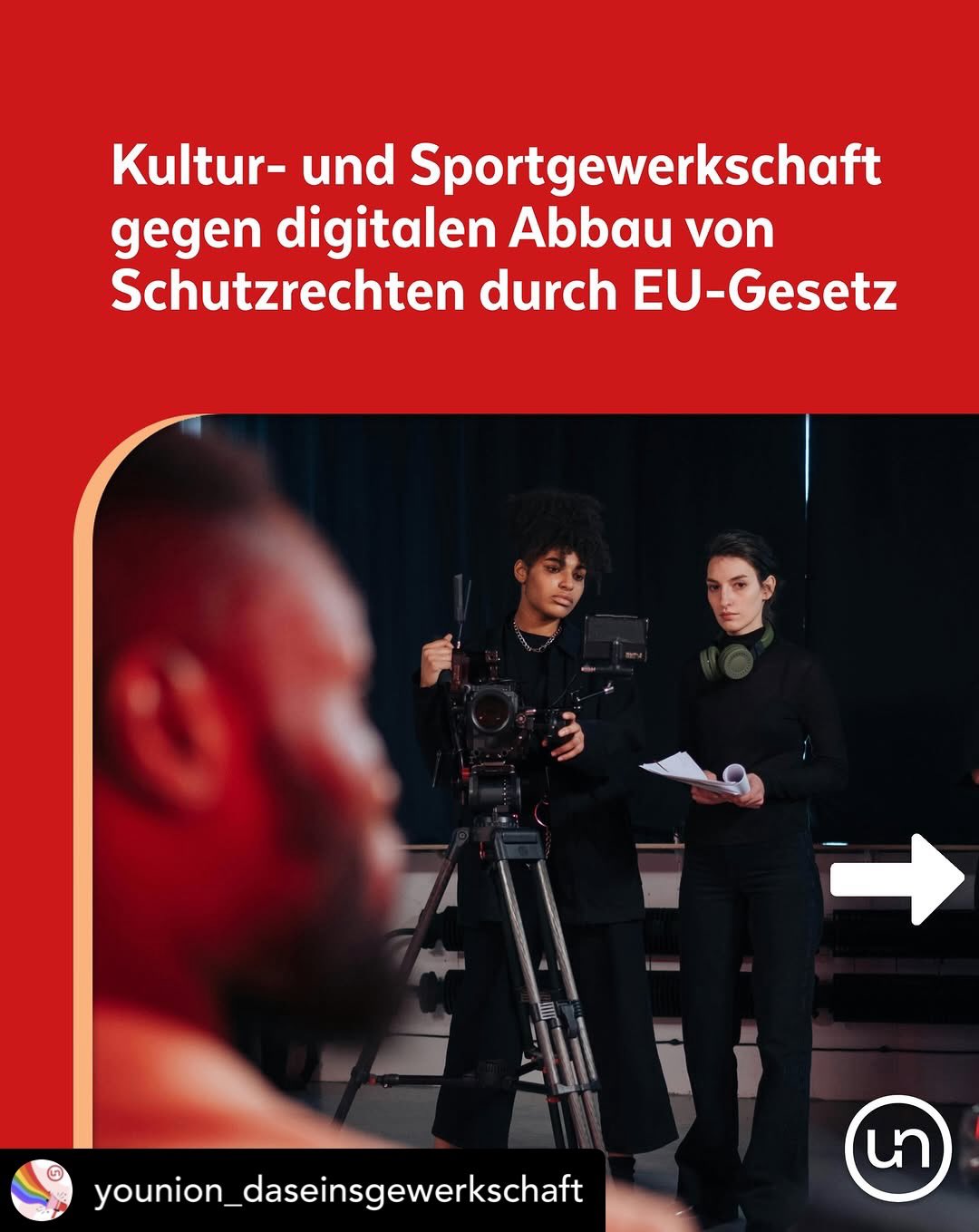 @younion_daseinsgewerkschaft Die EU-Kommission plant mit dem „Digital-Omnibus“ eine Reform des Datenschutzrechts. Auswirkungen für Beschäftigte: Weniger Kontrolle über ihre Daten. KI-Überwachung und Tracking sollen erleichtert werden, während Mitsprache und Kontrolle durch Betriebsrät:innen durch gelockerte Transparenzbestimmungen erschwert werden.
Besonders sichtbar wird das bei Schauspieler:innen und Kunstschaffenden: Bild-, Sprach- und Bewegungsdaten könnten leichter für KI-Systeme genutzt werden. Ohne echte Zustimmung und ohne faire Vergütung. Aus gewerkschaftlicher Sicht ist klar: Digitalisierung darf nicht zu einem Abbau von Schutzrechten führen.
Die Kultur- und Sportgewerkschaft der younion erklärt sich solidarisch mit ihrer deutschen Schwestergewerkschaft BFFS @schauspielgewerkschaft und fordert: das Gesetzespaket darf in dieser Form nicht verabschiedet werden! Die Initiative dazu kommt von Erwin Lederer, Vorsitzender der Fachgruppe Freiberufliche Schauspieler:innen, Sektion Bühnenangehörige in der Hauptgruppe 8.
#younion #kulturgewerkschaft #digitalomnibus #schauspielgewerkschaft #wirsindfilm