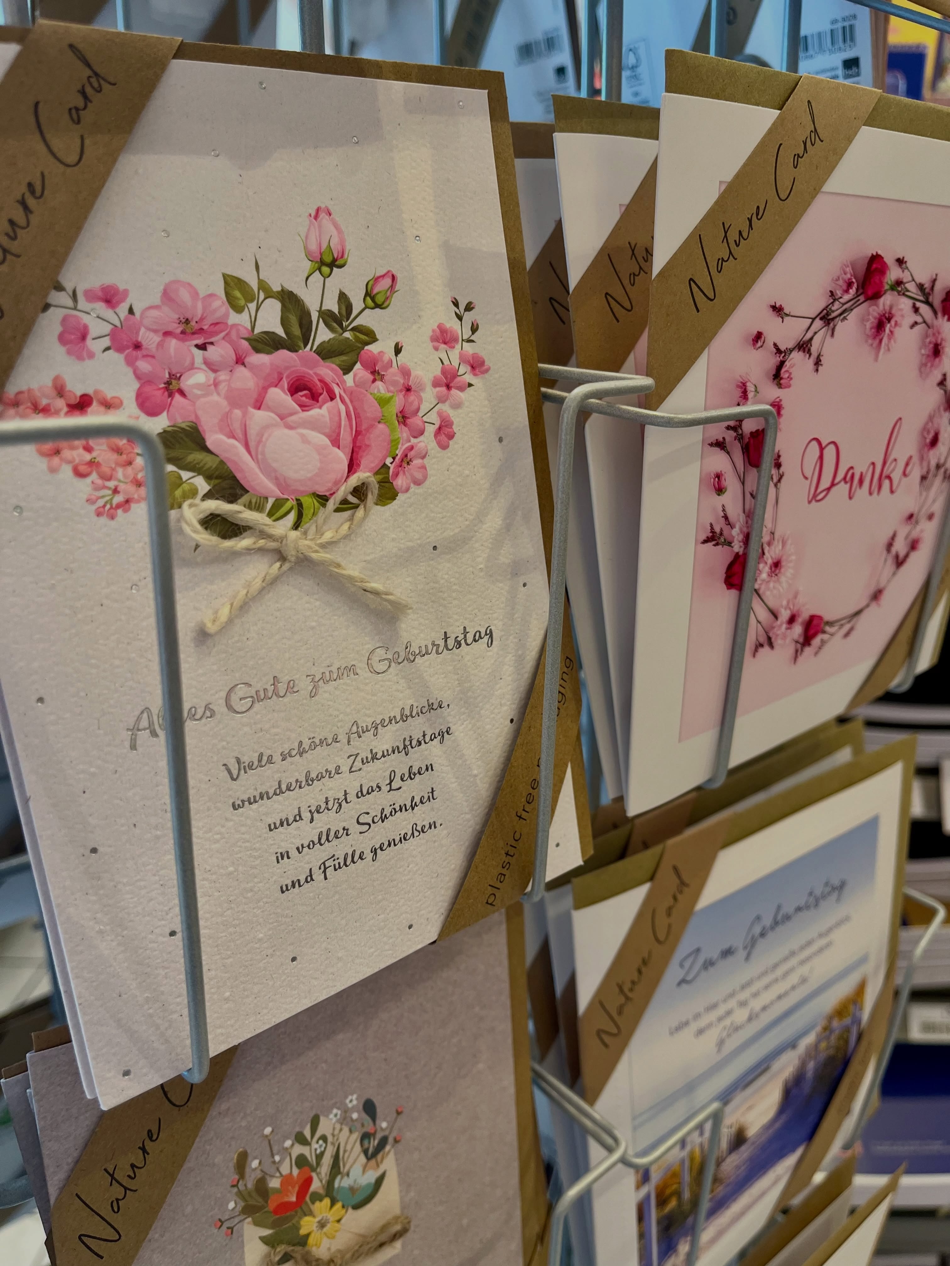 Geburtstagsgeschenk vergessen? 🎁
Im @alleecenter_leipzig findet ihr viele Ideen für spontane und besondere Geschenke –