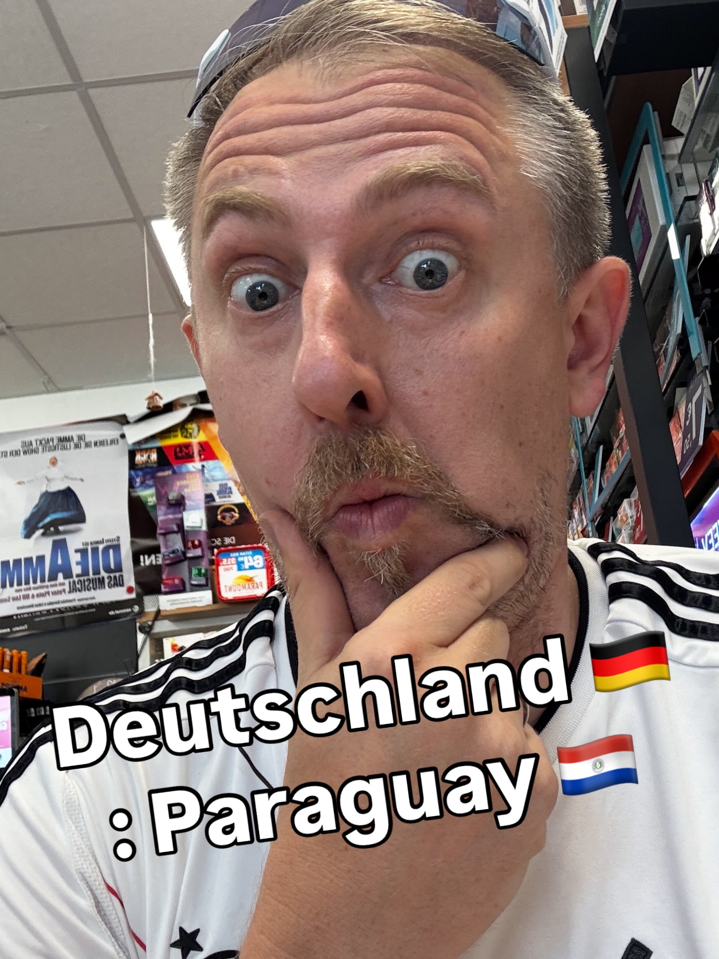 Nachdem wir letztes mal keinen richtigen hatten, erhöhen wir einfach die Sticker!
Also unter allen richtigen Tipps werden diesmal 7xSticker und ein Album verlost!
Es zählt das Endergebnis nach 90min(also wenn es sein sollte vor der Verlängerung oder dem Elfmeterschießen)
1. richtiges Ergebnis Deutschland : Paraguay tippen vor Anpfiff
2. Freund/Freundin oder wen auch immer verlinken der das auch gewinnen soll
3. teilen gibt im Fall von mehreren richtigen Ergebnissen ein extra los !
4. wenn ihr uns nicht folgt können wir euch nicht benachrichtigen und der Tipp ist ungültig, also uns bitte auch folgen!
5. nur der Tipp vor Anpfiff entweder bei uns auf Facebook oder Instagram wird gewertet, nicht in eventuell geteilten Gruppen!
Viel Spaß heute und viel Glück!
Der Gewinner/Gewinnerin kann den Gewinn bei uns nach Benachrichtigung durch uns im Geschäft abholen!
Rechtsweg ist ausgeschlossen
