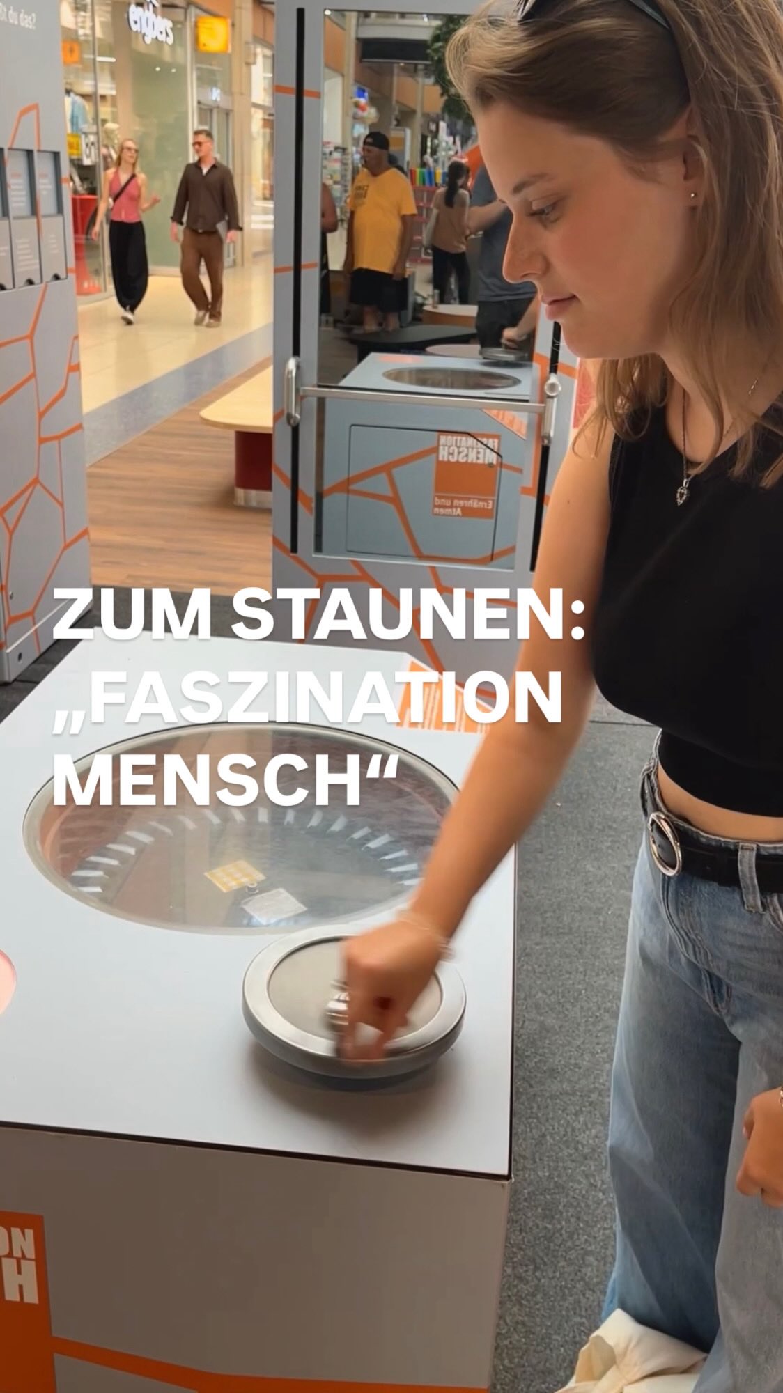 Schauen war gestern, heute wird erforscht! Bei „Faszination Mensch“ werdet ihr selbst aktiv und entdeckt hautnah, wie ge