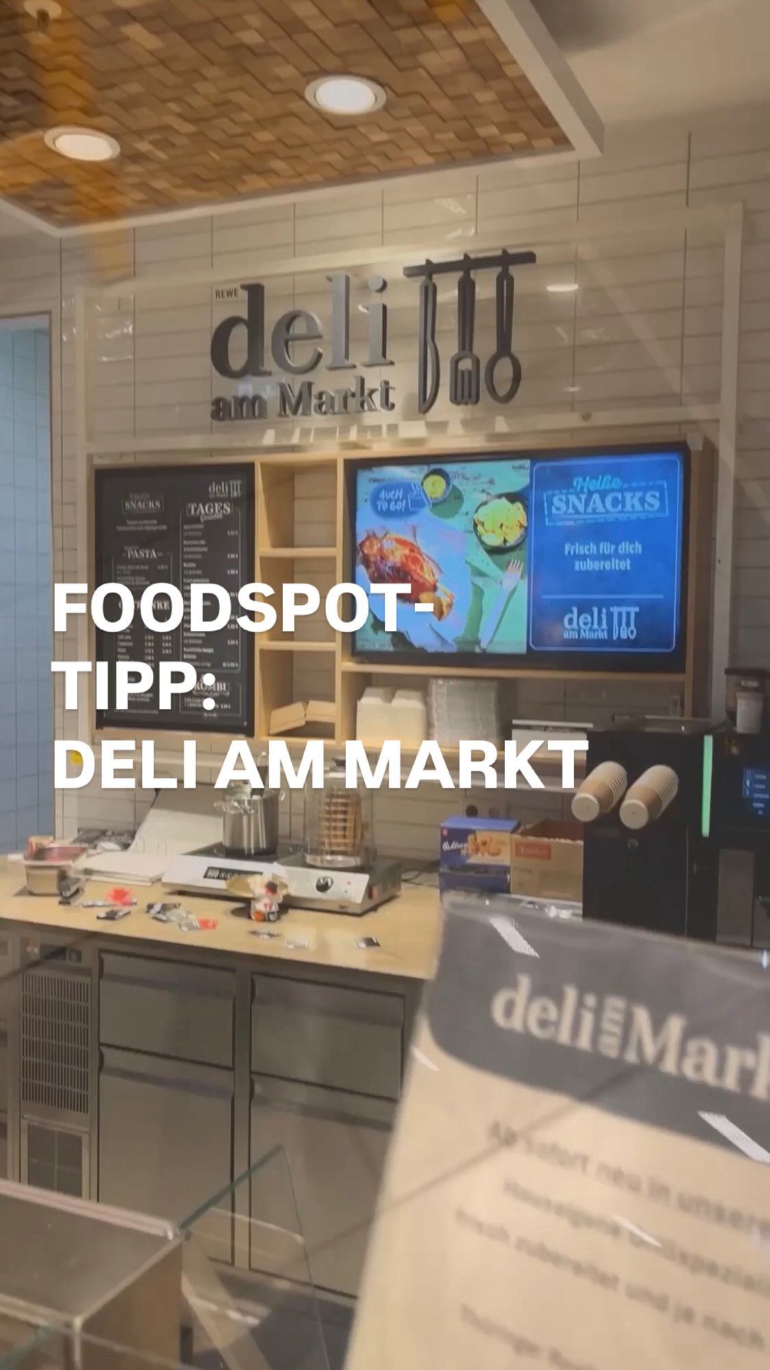 Habt ihr das schon gewusst? Im „Deli am Markt“ bei Rewe im @alleecenter_leipzig gibt’s heißen Leberkäs, knusprige Schnit